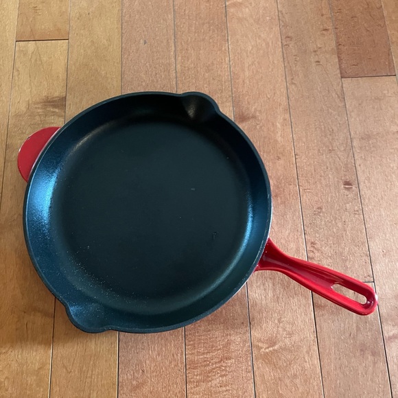 Crofton Kitchen Crofton Cast Iron Pan 2 Poshmark